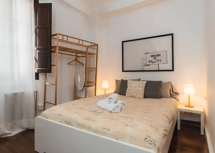 Casa De Tendillas En Granada
